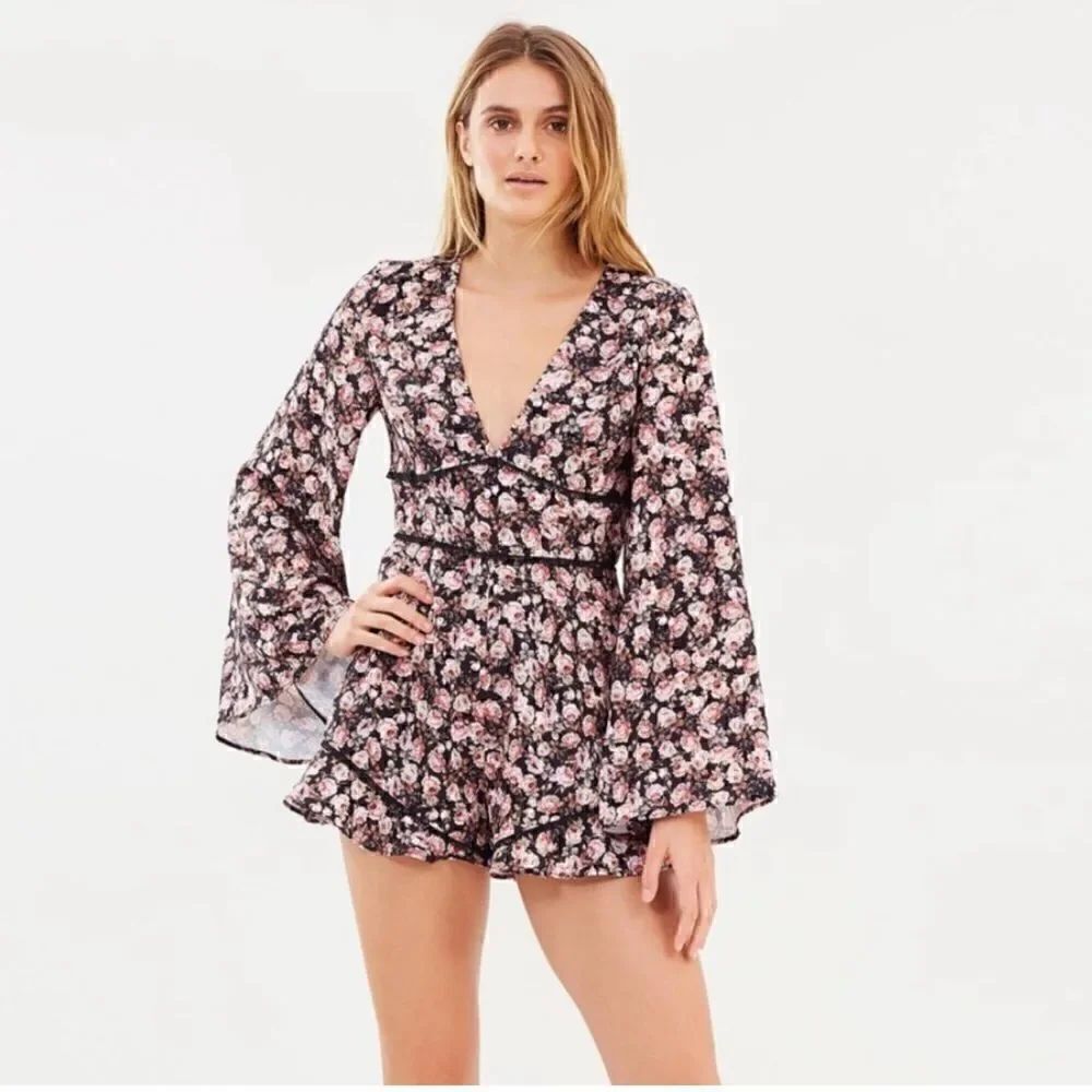 Keepsake One Love Playsuit || SZ S || Black Rose Floral